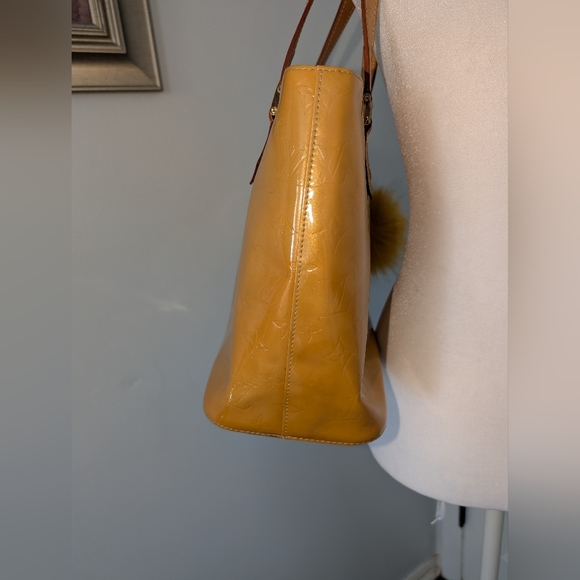 Authentic Louis Vuitton Houston Embossed Monogram Vernis Leather Tote Bag - Picture 5 of 14